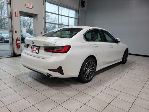 2021 BMW 330 i xDrive