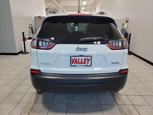 2022 Jeep Cherokee Latitude Lux