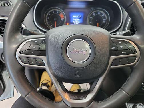 2022 Jeep Cherokee Latitude Lux