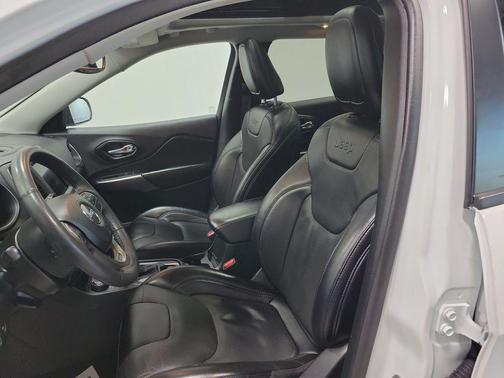 2022 Jeep Cherokee Latitude Lux