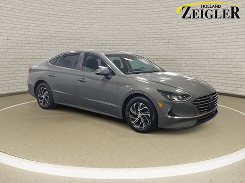 2022 Hyundai SONATA Hybrid Base