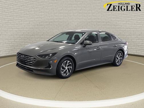 2022 Hyundai SONATA Hybrid Base