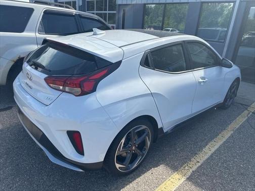 2019 Hyundai Veloster Base