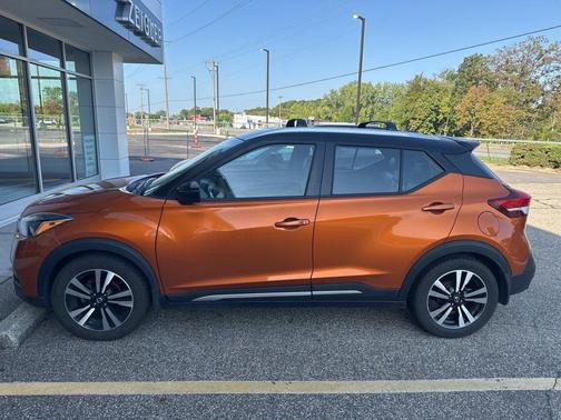 2019 Nissan Kicks SR