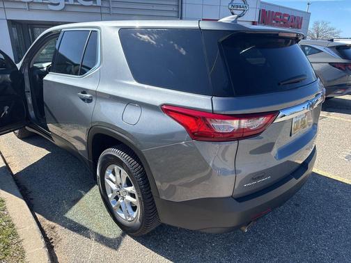 Satin Steel Metallic 2021 Chevrolet Traverse LS