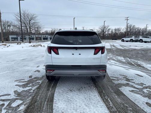 2026 Hyundai TUCSON Hybrid SEL