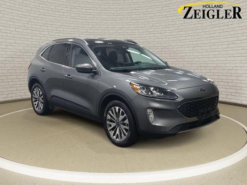 2022 Ford Escape Titanium