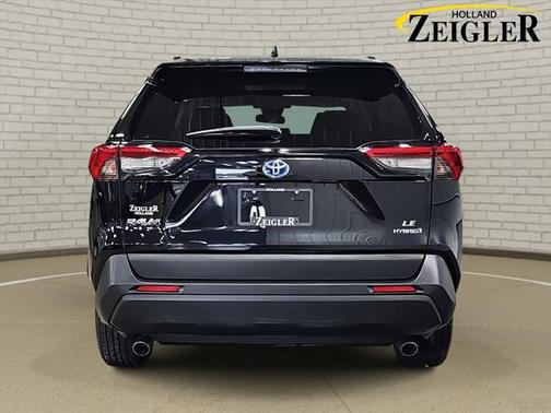 2022 Toyota RAV4 Hybrid LE