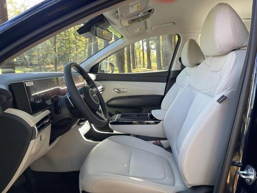 2026 Hyundai TUCSON Hybrid Blue SE