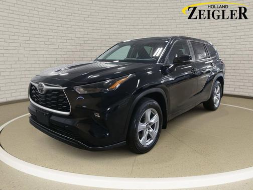 2023 Toyota Highlander LE