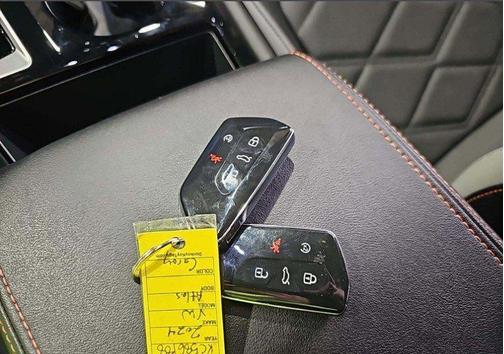 2024 Volkswagen Atlas 2.0T SEL