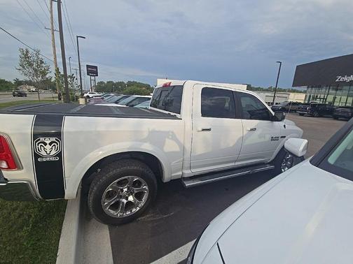 Bright White Clearcoat 2017 RAM 1500 Laramie