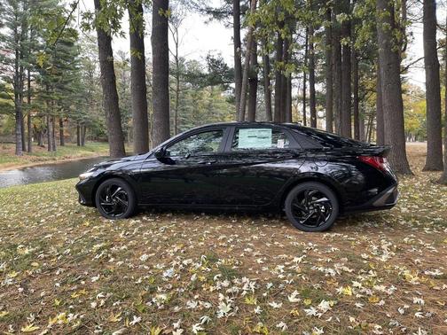 2026 Hyundai ELANTRA HEV SEL Sport