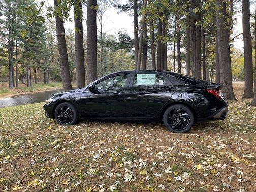 2026 Hyundai ELANTRA HEV SEL Sport