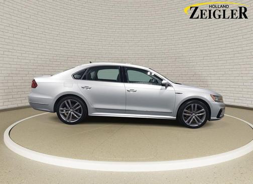 2019 Volkswagen Passat 2.0T R-Line