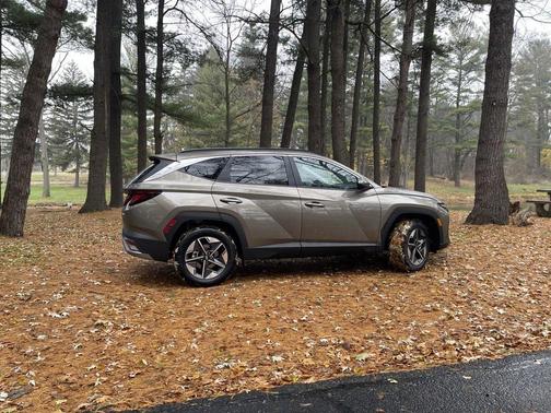 2026 Hyundai TUCSON Hybrid SEL