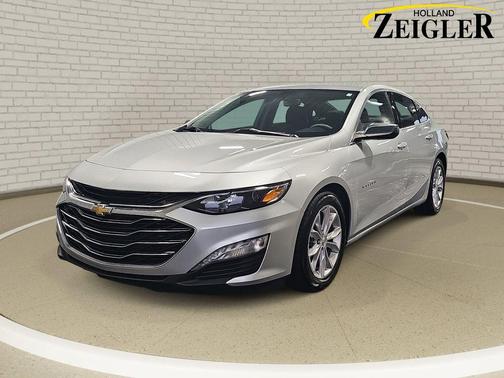 Silver Ice Metallic 2019 Chevrolet Malibu LT