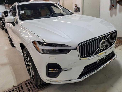 2023 Volvo XC60 B6 Ultimate Bright Theme