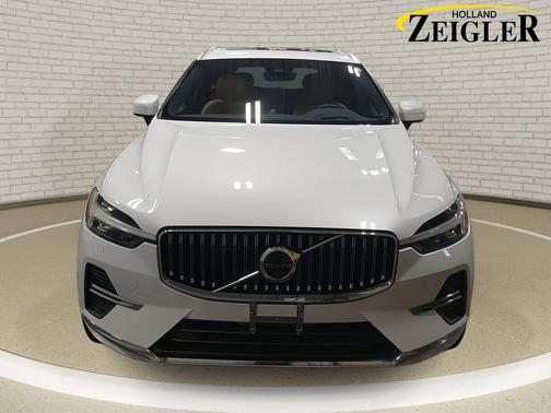 2023 Volvo XC60 B6 Ultimate Bright Theme