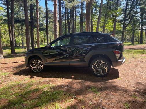 Abyss Black Pearl 2026 Hyundai KONA SEL Premium