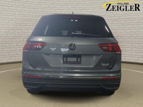 Gray 2022 Volkswagen Tiguan 2.0T SE 4MOTION