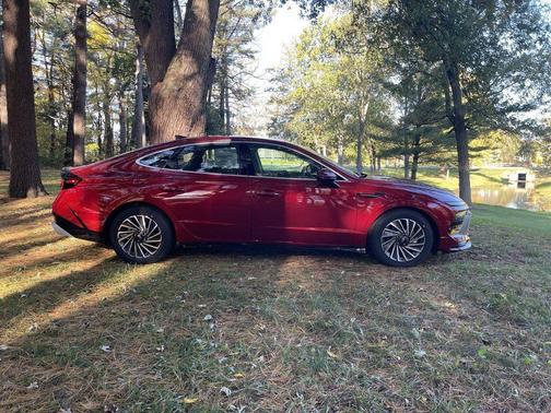 2026 Hyundai SONATA Hybrid Limited