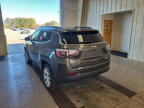 2022 Jeep Compass Latitude Lux