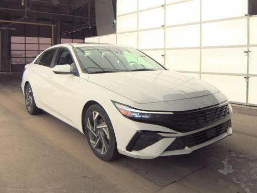 2025 Hyundai ELANTRA SEL