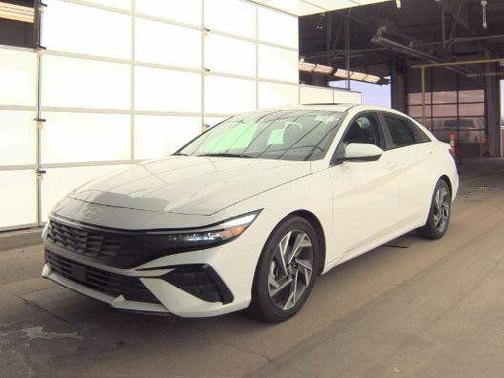 2025 Hyundai ELANTRA SEL