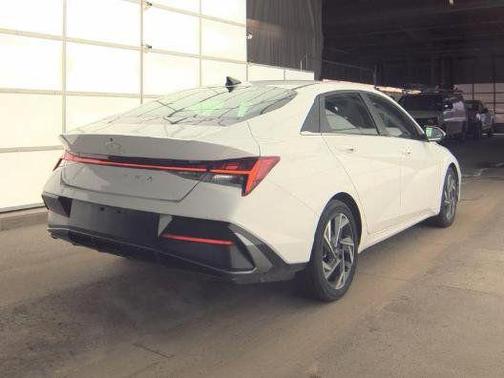 2025 Hyundai ELANTRA SEL