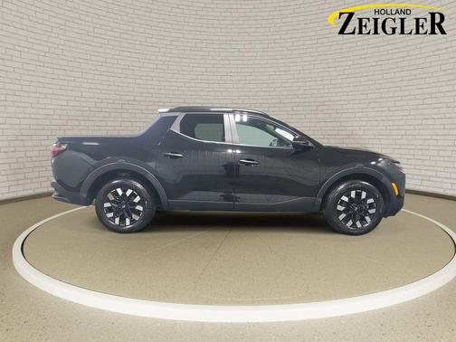 2025 Hyundai SANTA CRUZ SEL Activity