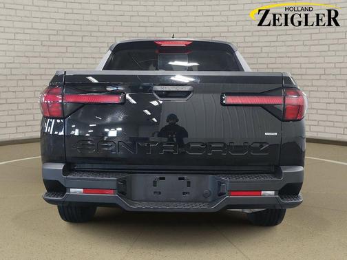 2025 Hyundai SANTA CRUZ SEL Activity