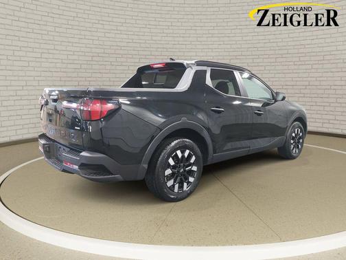 2025 Hyundai SANTA CRUZ SEL Activity