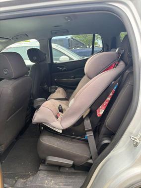 Quicksilver Metallic 2017 GMC Acadia SLE-2