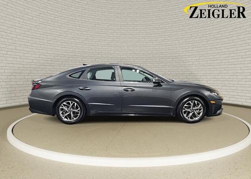2022 Hyundai SONATA SEL