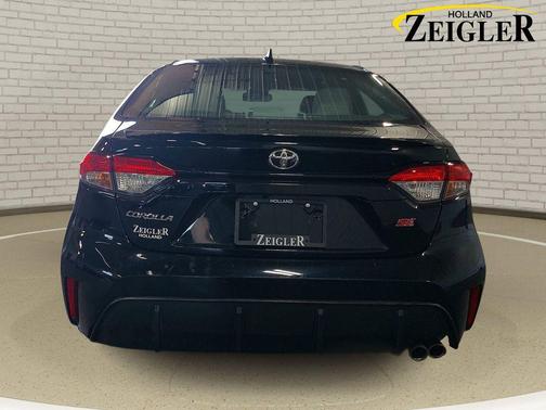 Midnight Black Metallic 2024 Toyota Corolla SE