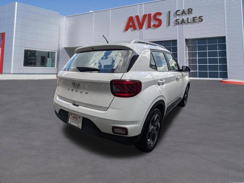 Lunar White 2025 Hyundai VENUE SEL
