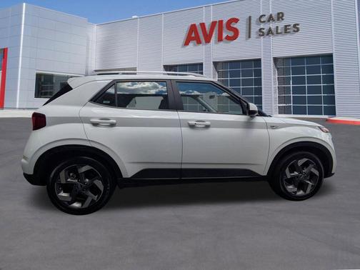 Lunar White 2025 Hyundai VENUE SEL