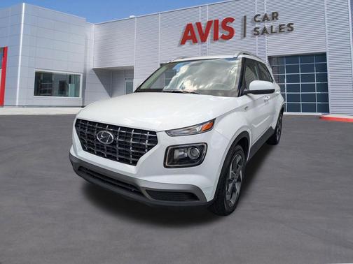 Lunar White 2025 Hyundai VENUE SEL