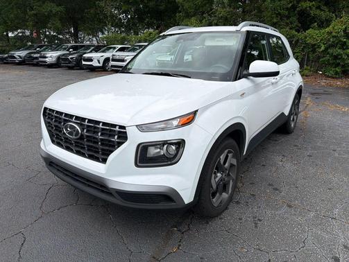 Lunar White 2025 Hyundai VENUE SEL