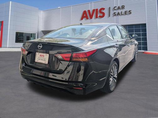 Super Black 2025 Nissan Altima 2.5 SV