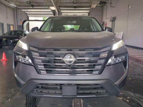 Gun Metallic 2024 Nissan Rogue SV