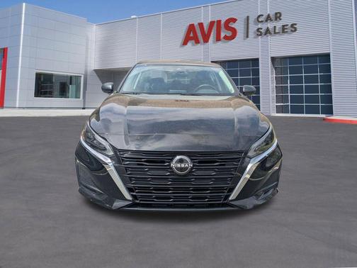 Super Black 2025 Nissan Altima 2.5 SV