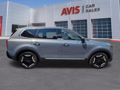 Everlasting Silver 2025 Kia Telluride S