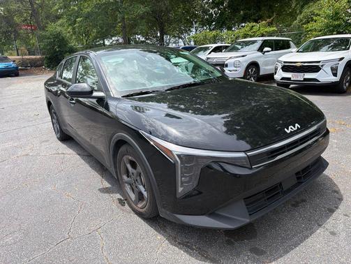 Aurora Black Pearl 2025 Kia K4 LXS