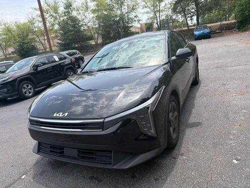 Aurora Black Pearl 2025 Kia K4 LXS