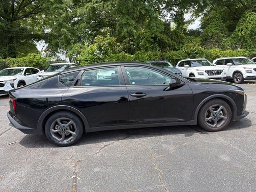 Aurora Black Pearl 2025 Kia K4 LXS