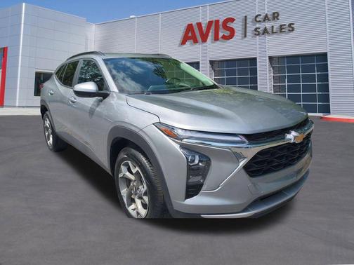 Sterling Gray Metallic 2025 Chevrolet Trax LT