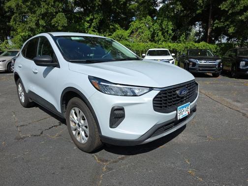 Space Silver Metallic 2025 Ford Escape Active