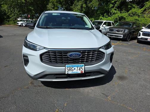 Space Silver Metallic 2025 Ford Escape Active